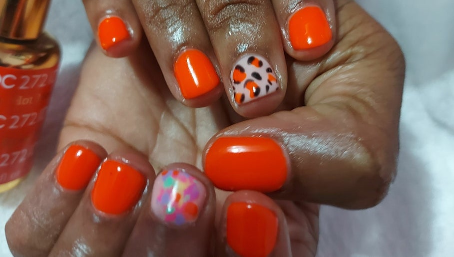 Bright And Beautiful Nails afbeelding 1
