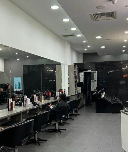 Colour Loft Hair & Beauty Blacktown billede 2