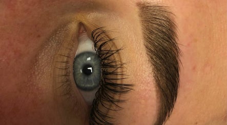 Violets nails and beauty  image 3