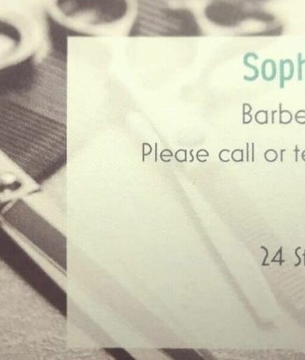 Sophie Harfield Barbering At Home kép 2