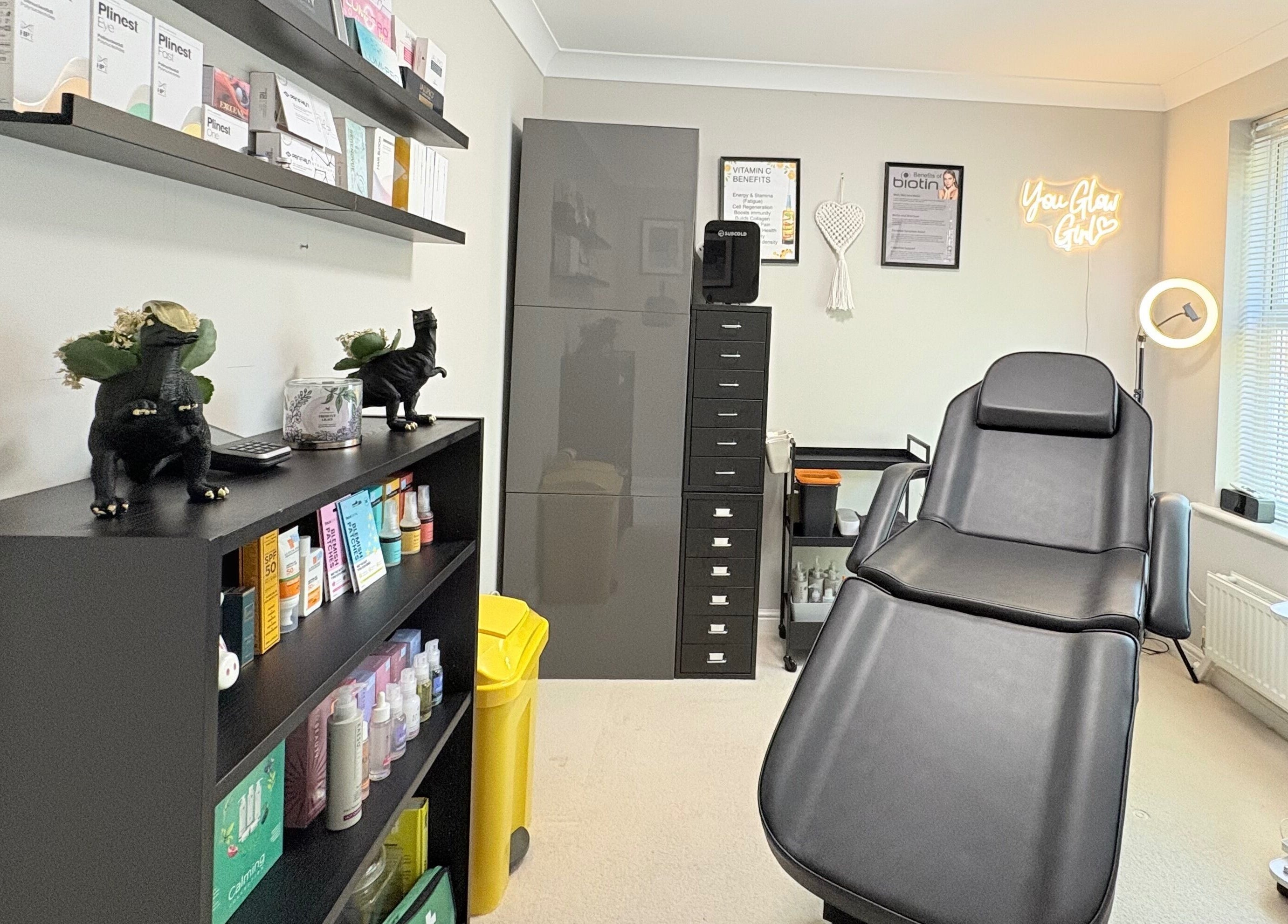Cozy treatment room at Skinfinity+ in Wokingham, England, GB, showcasing a relaxing atmosphere and modern decor.