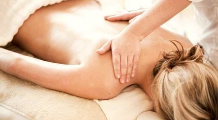 Maisie's Mobile Massage image 3
