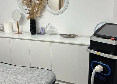 Κομψός χώρος θεραπείας στο Mixcoco Ηράκλειο Κρήτης, Ηράκλειο, GR με σύγχρονα μηχανήματα ομορφιάς.