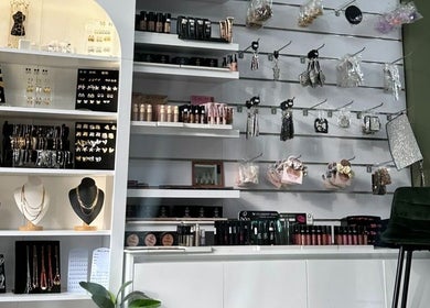 Κοσμήματα και καλλυντικά στο Mixcoco Ηράκλειο Κρήτης, Ηράκλειο, GR.