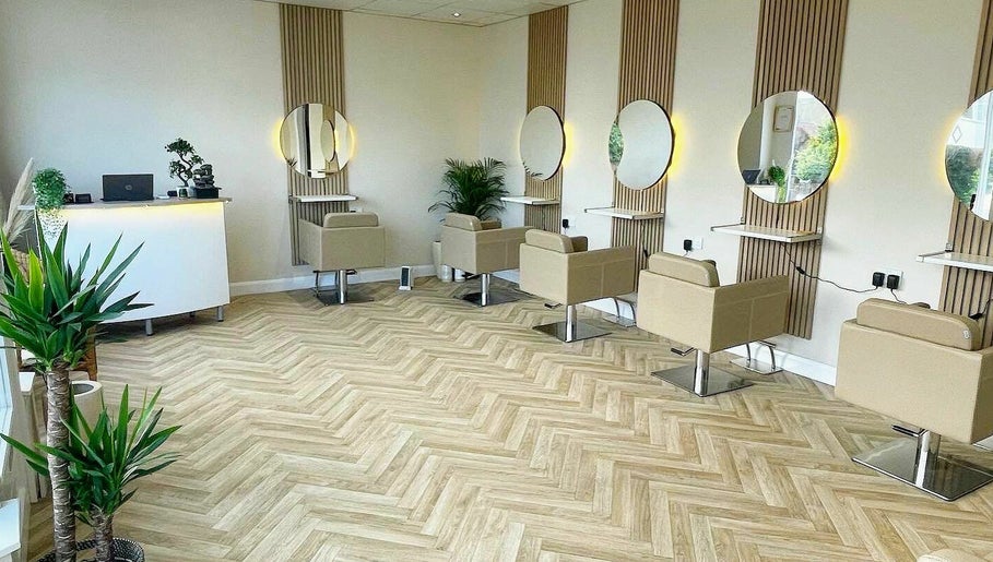 Clare Elizabeth Hairdressing Ltd, bild 1