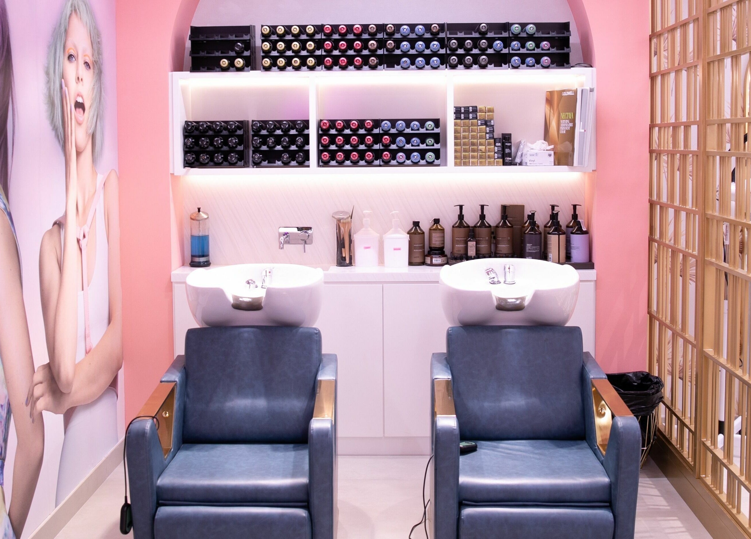 Modern hair wash station at Flaunt Beauty Lounge, Dubai, Dubai, AE, showcasing elegance and style.