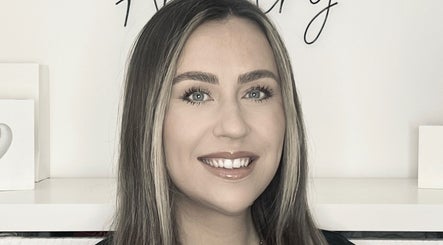 RS Artistry at S18 Face Clinic afbeelding 2