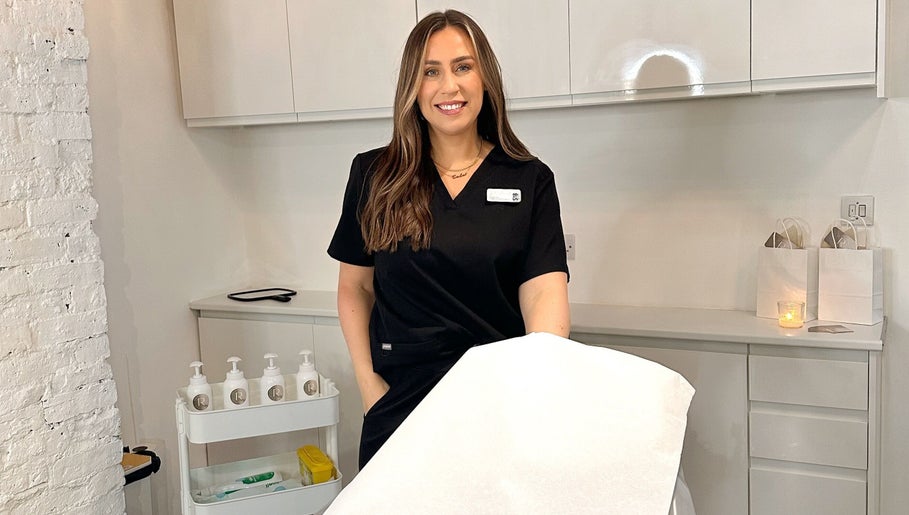 RS Artistry at S18 Face Clinic in Dronfield offers a welcoming beauty and wellness space.