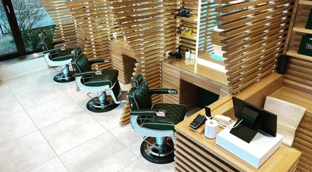 Luxurious barber chairs at The Good Barbers - Enge, Zürich, Zürich, CH, offering top-notch grooming experience.