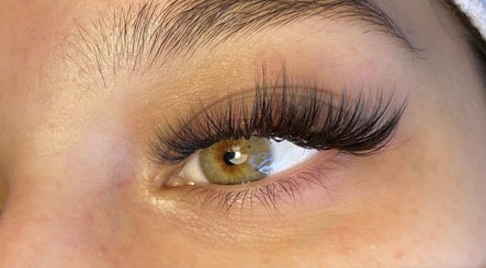 Close-up of eyelash extensions at Mediskin - Liverpool, Prescot, England, GB for enhancing beauty.