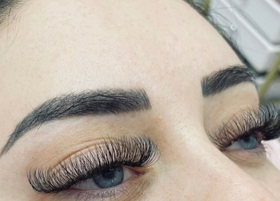 Close-up of eyelash extensions at Mediskin - Liverpool in Prescot, England, GB. Enhancing natural beauty.