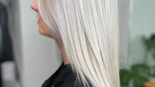 Eilidh Jones Hair