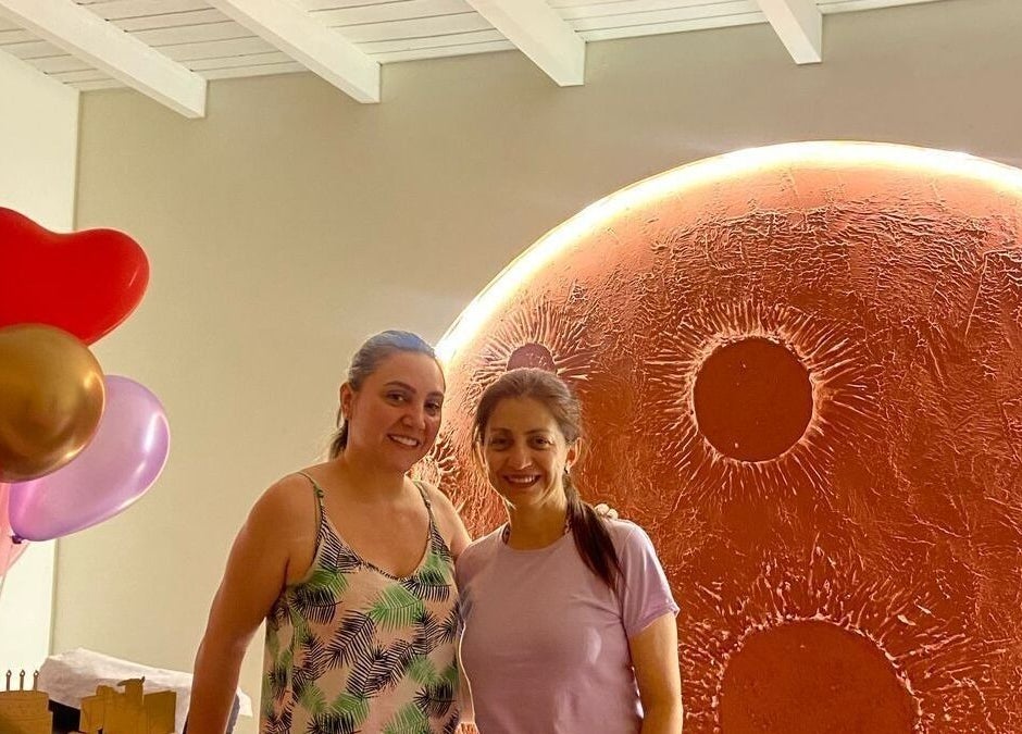 Evento festivo en Aqualuna Spa Provenza, Medellín, Antioquia, CO, con decoración de globos coloridos.