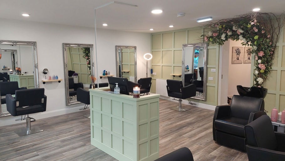 Carpe Diem Hair Salon 1paveikslėlis