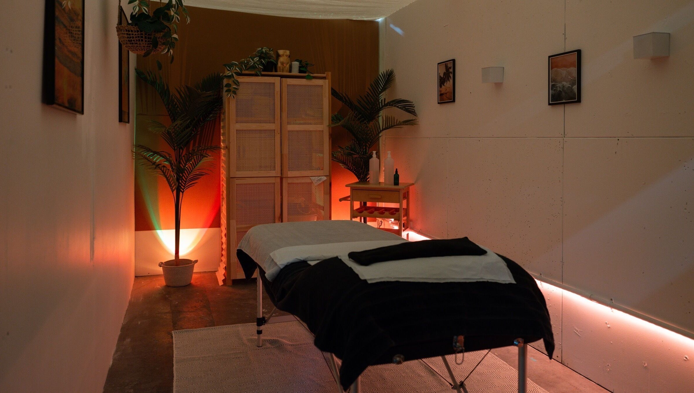 Tranquil massage room at Wax Pot London, showcasing a serene ambiance in London, England, GB.