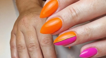 Lucy Sedgwick Nails 3paveikslėlis