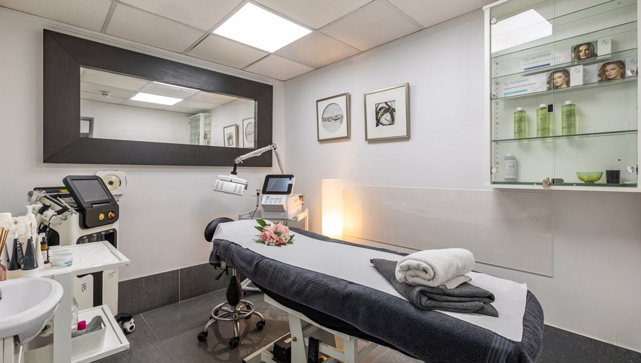 Lemoge Clinic - Queen's Park image 1