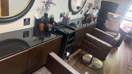 Amanda Jayne Hairdressing