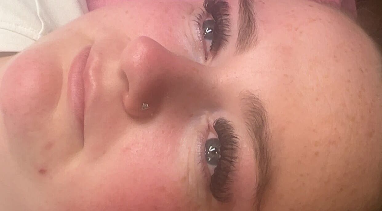 Close-up of eyelash extensions at Taronisbeauty in Birmingham, England, GB showcasing expert beauty services.