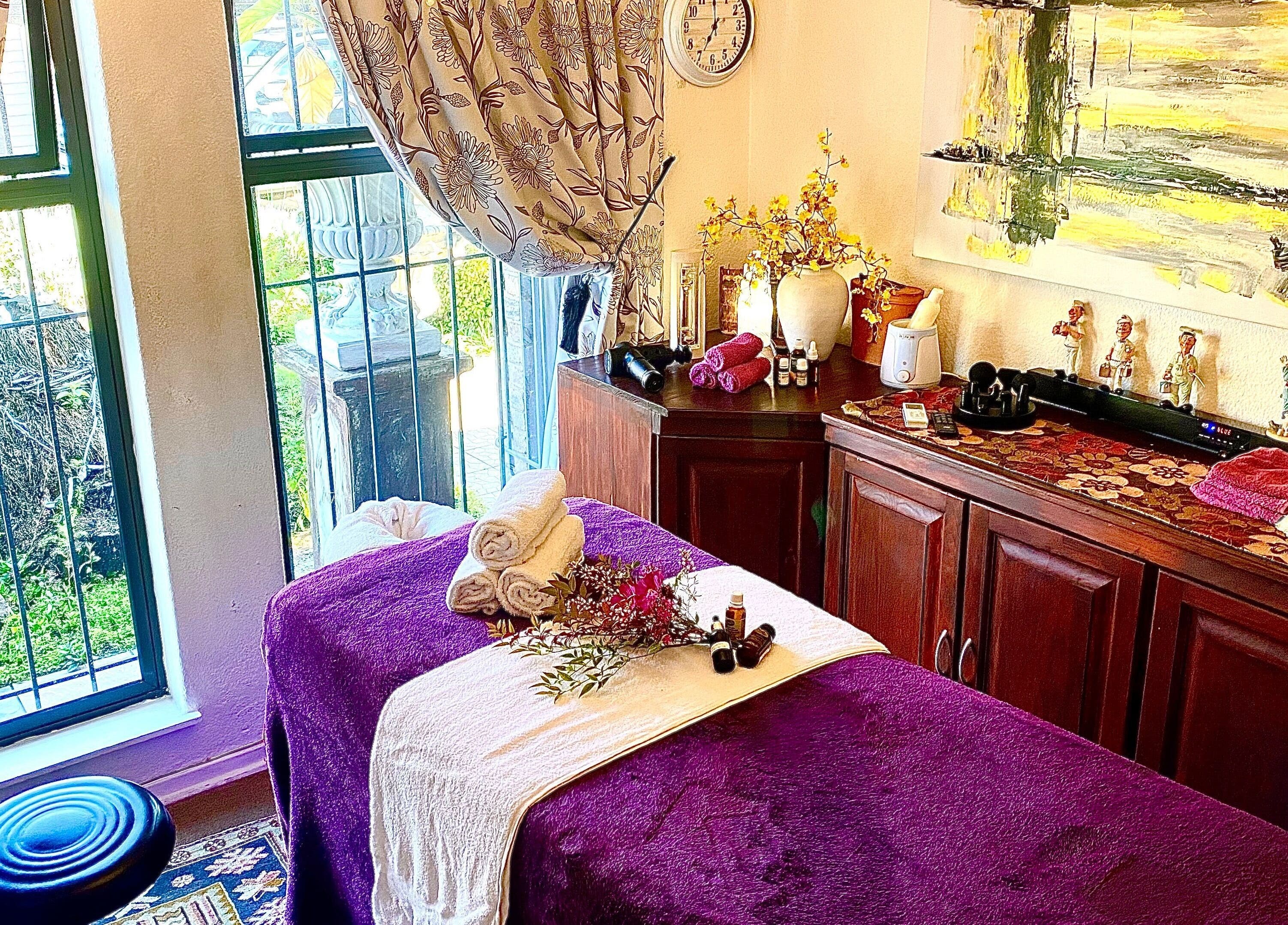 Relaxing massage room at Andy Massage Therapist, Kempton Park, Gauteng, ZA. Aromatherapy and cozy ambiance.
