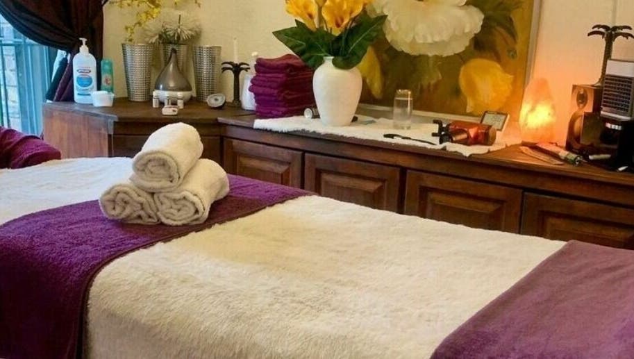 Massage room at Andy Massage Therapist in Kempton Park, Gauteng, ZA with fresh towels and calming decor.