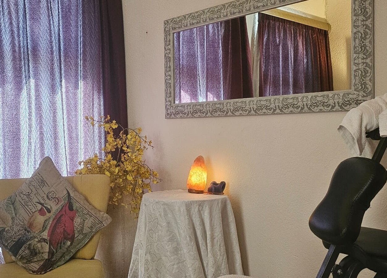 Cozy massage room at Andy Massage Therapist, Kempton Park, Gauteng, ZA with relaxing decor and calming ambience.
