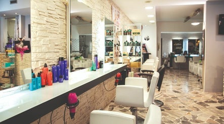 Salone Centrale Hair&Beauty PADOVA billede 2