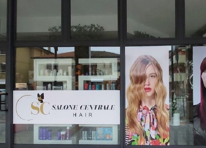 Ingresso di Salone Centrale Hair MONTEGROTTO TERME, Montegrotto Terme, Veneto, IT con poster moda.