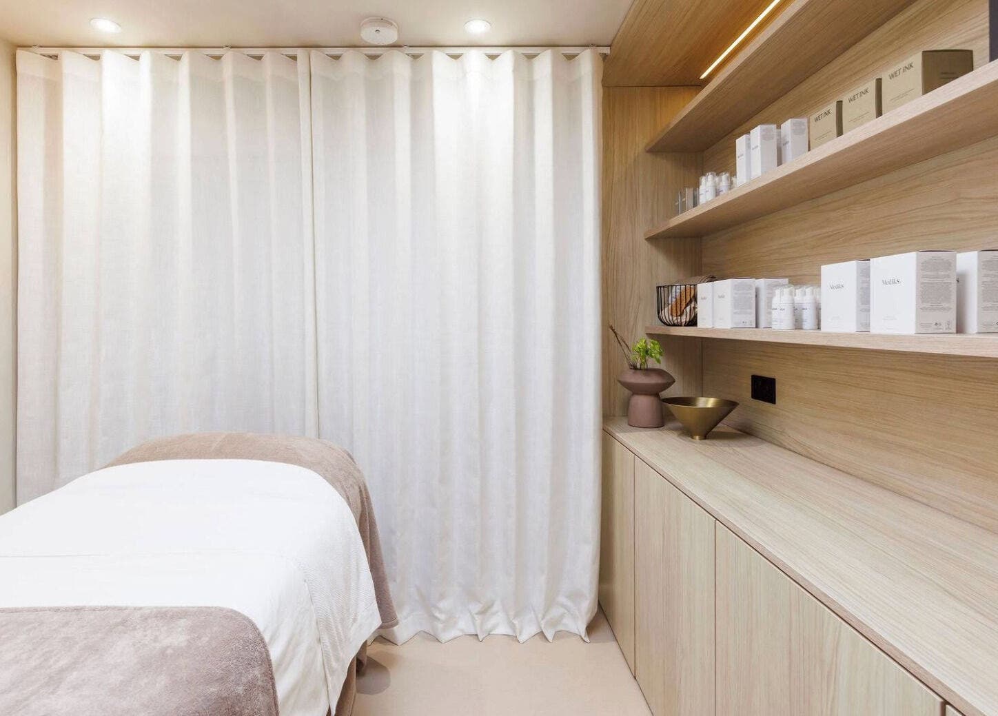 Relaxing treatment room at Raya Clinic - Skin, PMU & Aesthetics, Havant, England, GB. Ideal for serene wellness services.