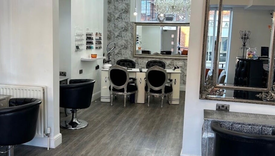 Hairlistics Hair and Beauty Salon billede 1