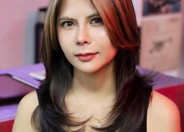 หญิงผมสั้นแต่งสวยที่ Double R Hair Design, กรุงเทพมหานคร, TH.