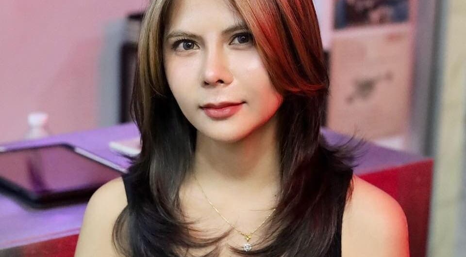 หญิงผมสั้นแต่งสวยที่ Double R Hair Design, กรุงเทพมหานคร, TH.