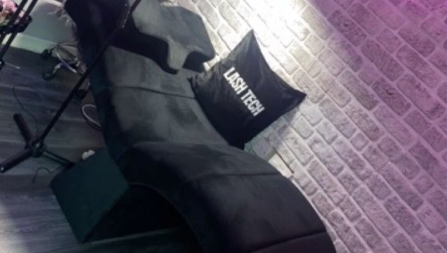 Comfortable lash station at Lashed By Vivianna in Birmingham, England, GB offering relaxation and style.