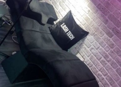 Comfortable lash station at Lashed By Vivianna in Birmingham, England, GB offering relaxation and style.