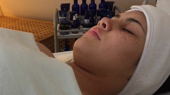 Neal's Yard Therapy Rooms with Trish Utaboon at Vital Health Aromatics 1