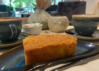 Relax with coffee and cake at The Retreat New Forest, Christchurch, Dorset, GB.