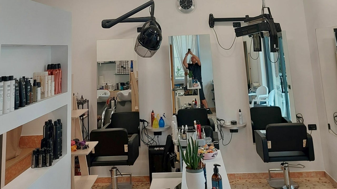 Best hair colouring salons near me in Veronetta, Verona | Fresha