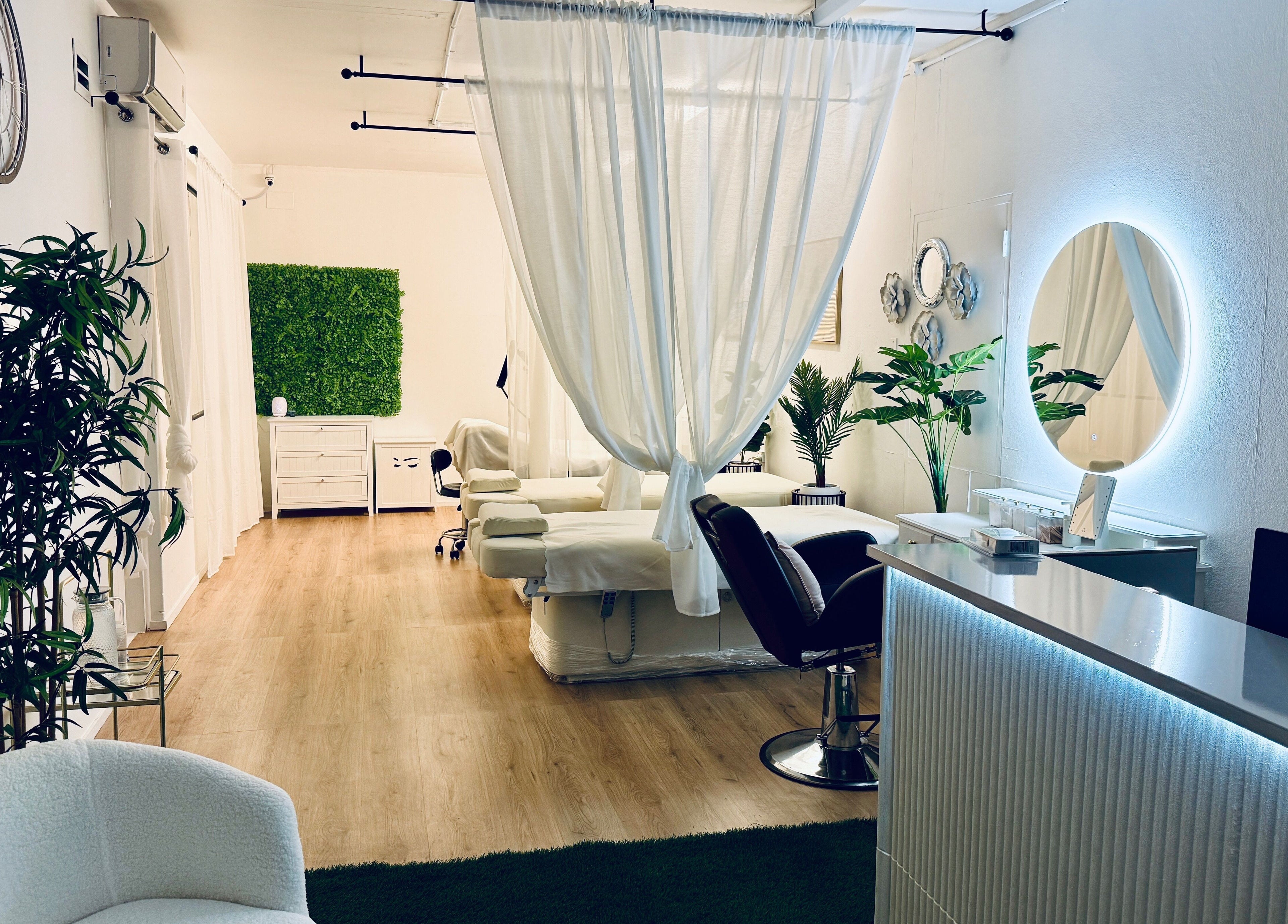Relaxing interior of Beauty & Brow By Sus, Brookvale, New South Wales, AU, showcasing elegant salon design.
