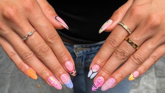 Nails by Dee MCR
