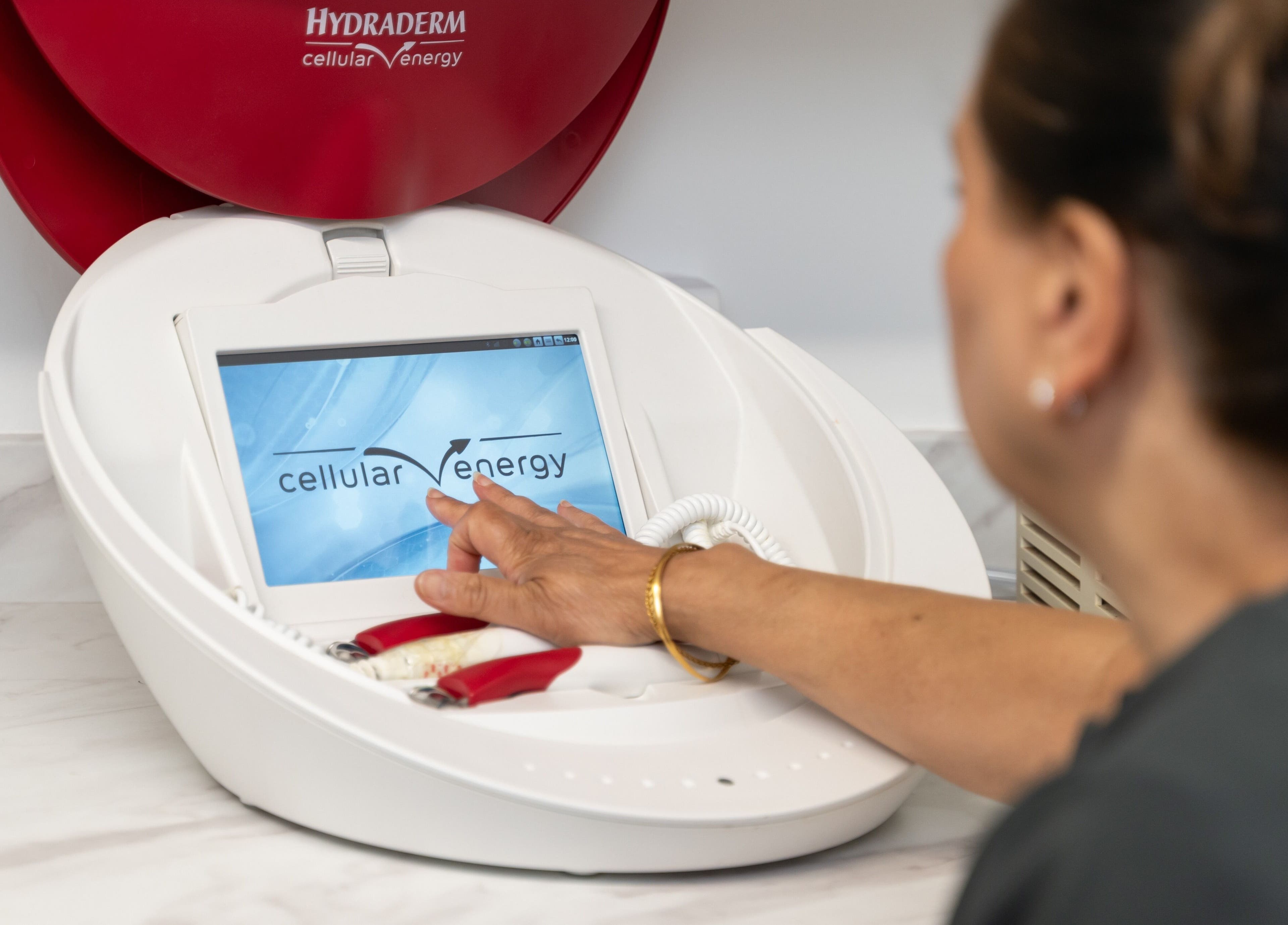 Advanced Hydraderm facial treatment at Skindeep Laser & Beauty in Coventry, England, GB.