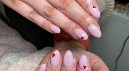 Embrace Beauty slika 3