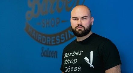 Barber Shop Józsa billede 3