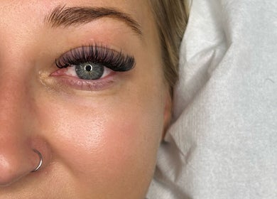 Close-up of elegant eyelash extensions at Shanice Marie Beauty, Taunton, England, GB.