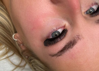 Close-up of elegant eyelash extensions at Shanice Marie Beauty, Taunton, England, GB.