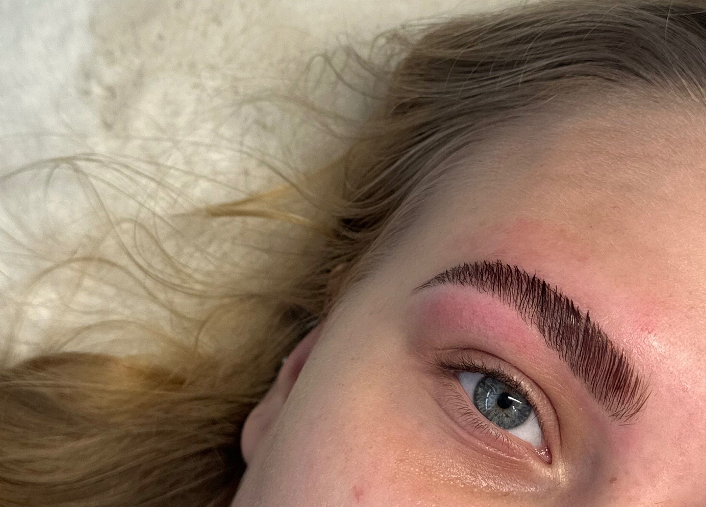 Flawlessly shaped eyebrows at Bellissima Studios, Caterham, England, GB offering expert beauty services.