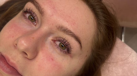 Lashes By Katie – kuva 3