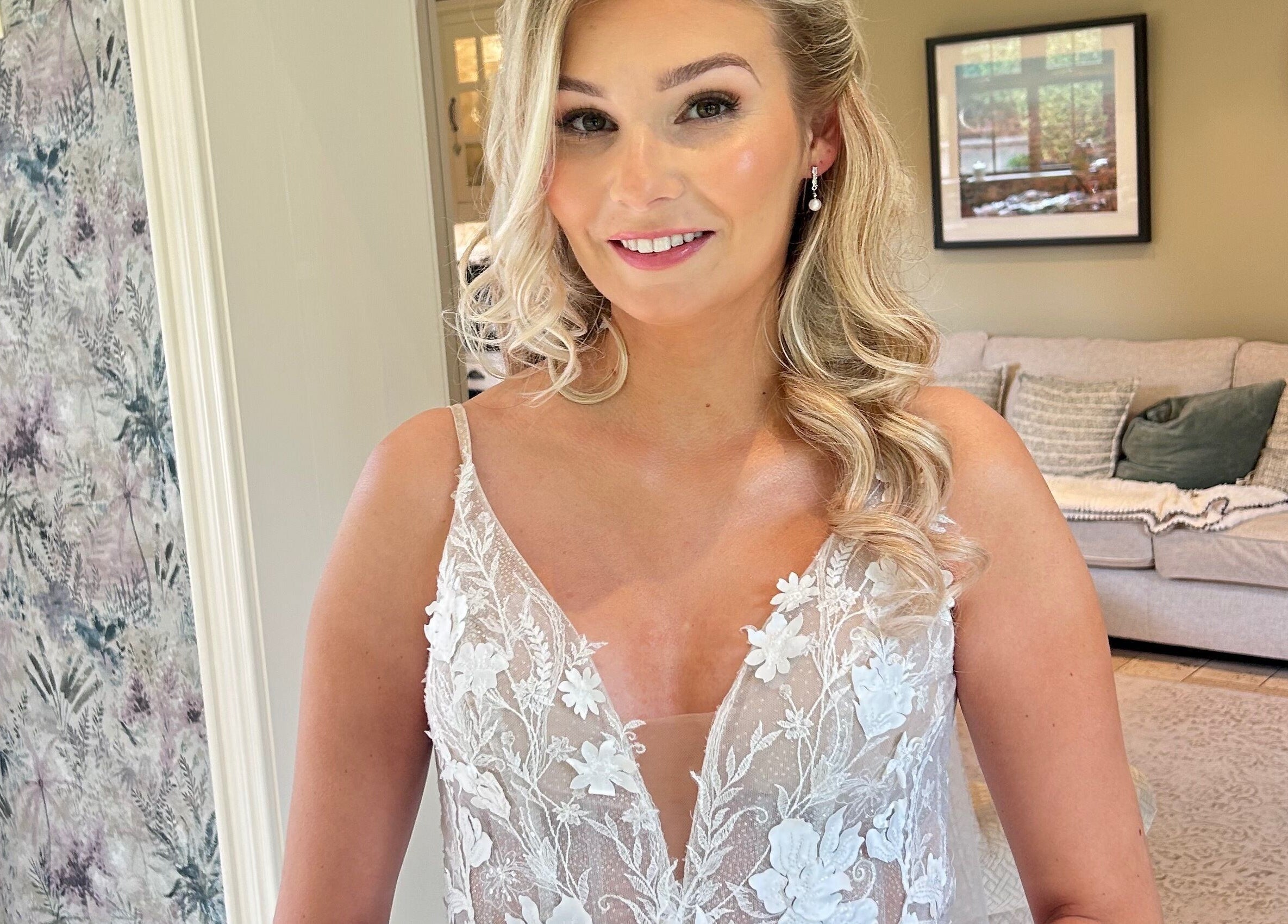 Bride with elegant makeup by Helen Mcclurg Make Up Artist, Ballywalter, Northern Ireland, GB.