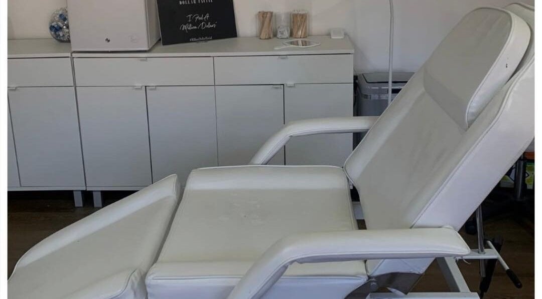 Comfortable treatment chair at MediFace (Previously TheBeautyClinic)- Loughton, England, GB offers relaxation.