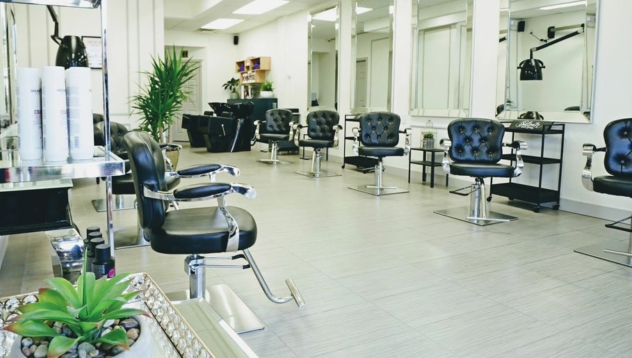 Salon 77 Hair Design Newmarket Bild 1