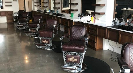 Throne Traditional Barbershop at the Pearl image 3